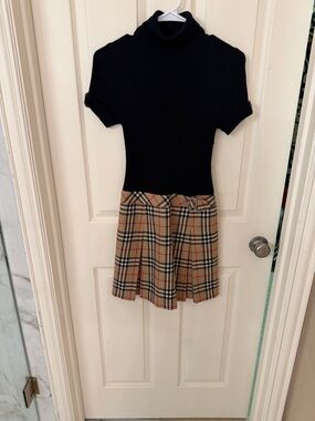 Burberry Black & Beige Signature Check Pleated Skirt Dress size XS